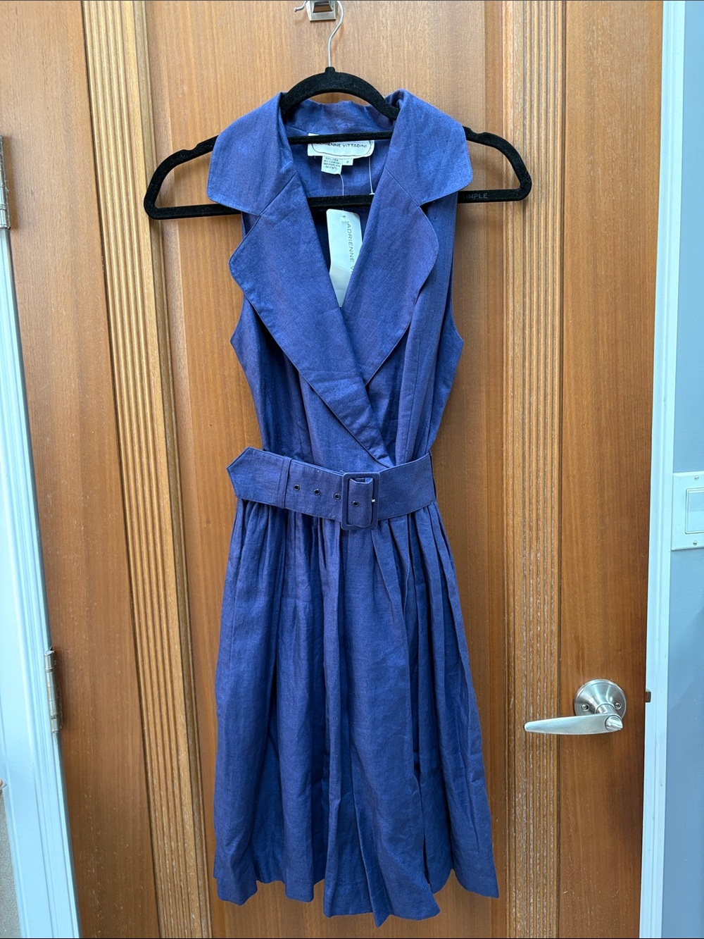NWT Vintage Adrienne Vittadini  Sleeveless Belted Midi Dress in Navy. Size P